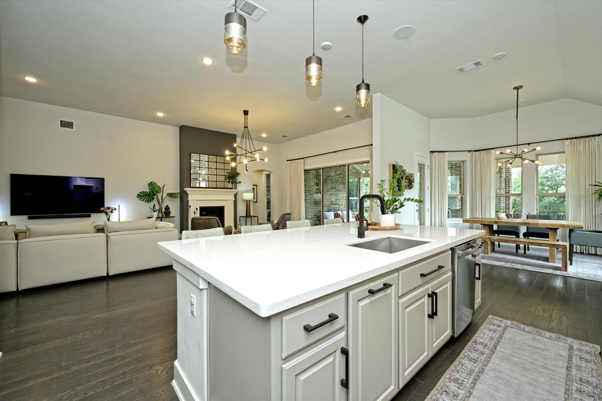 2851 Reunion Blvd Property Photo 11