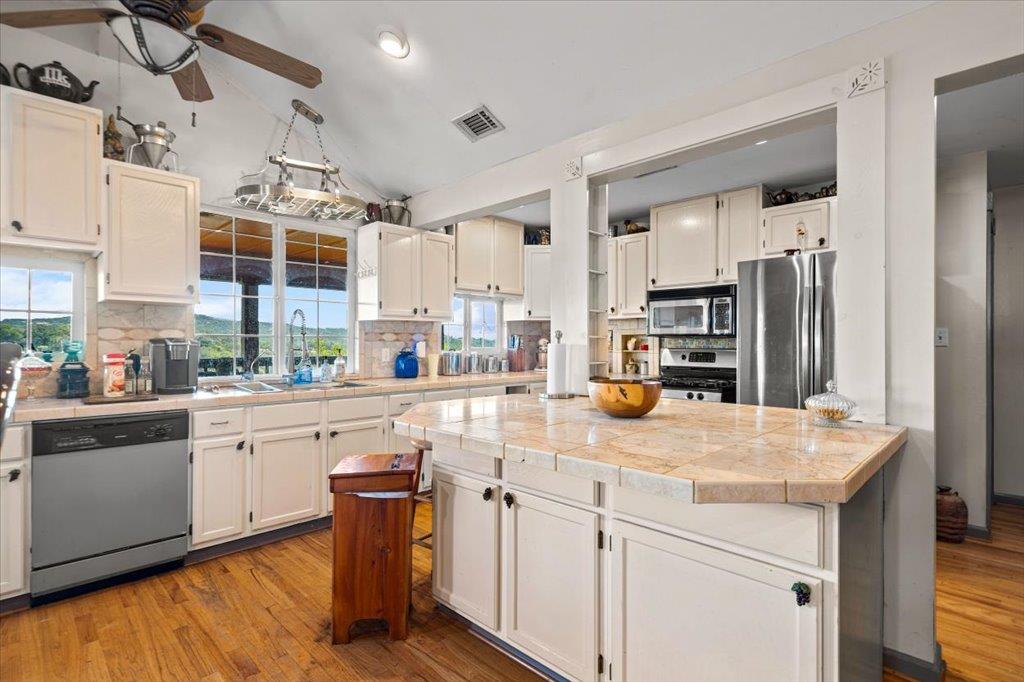 3615 Peninsular Dr Property Photo 6