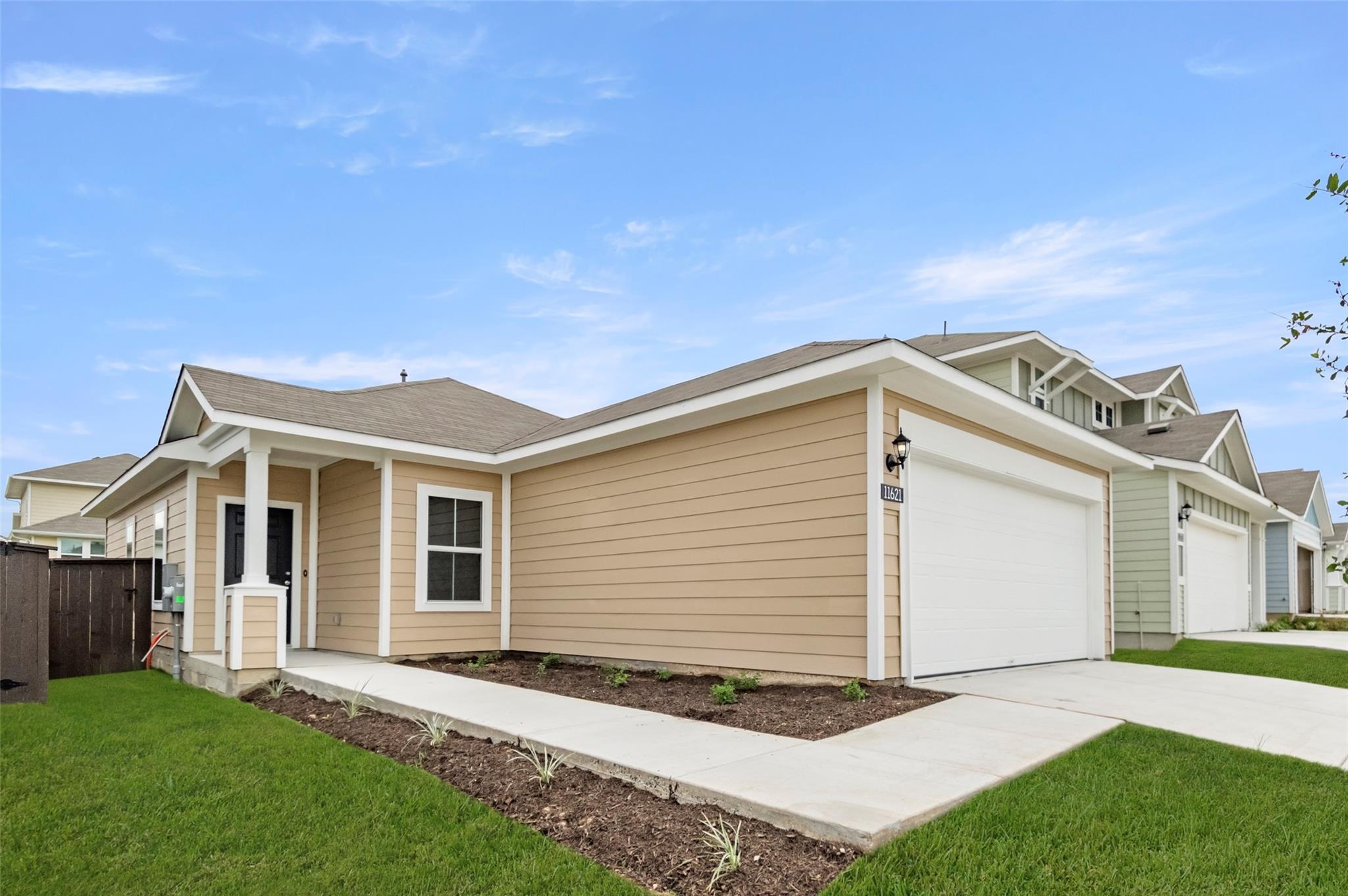 11621 Murano DR Property Photo 1