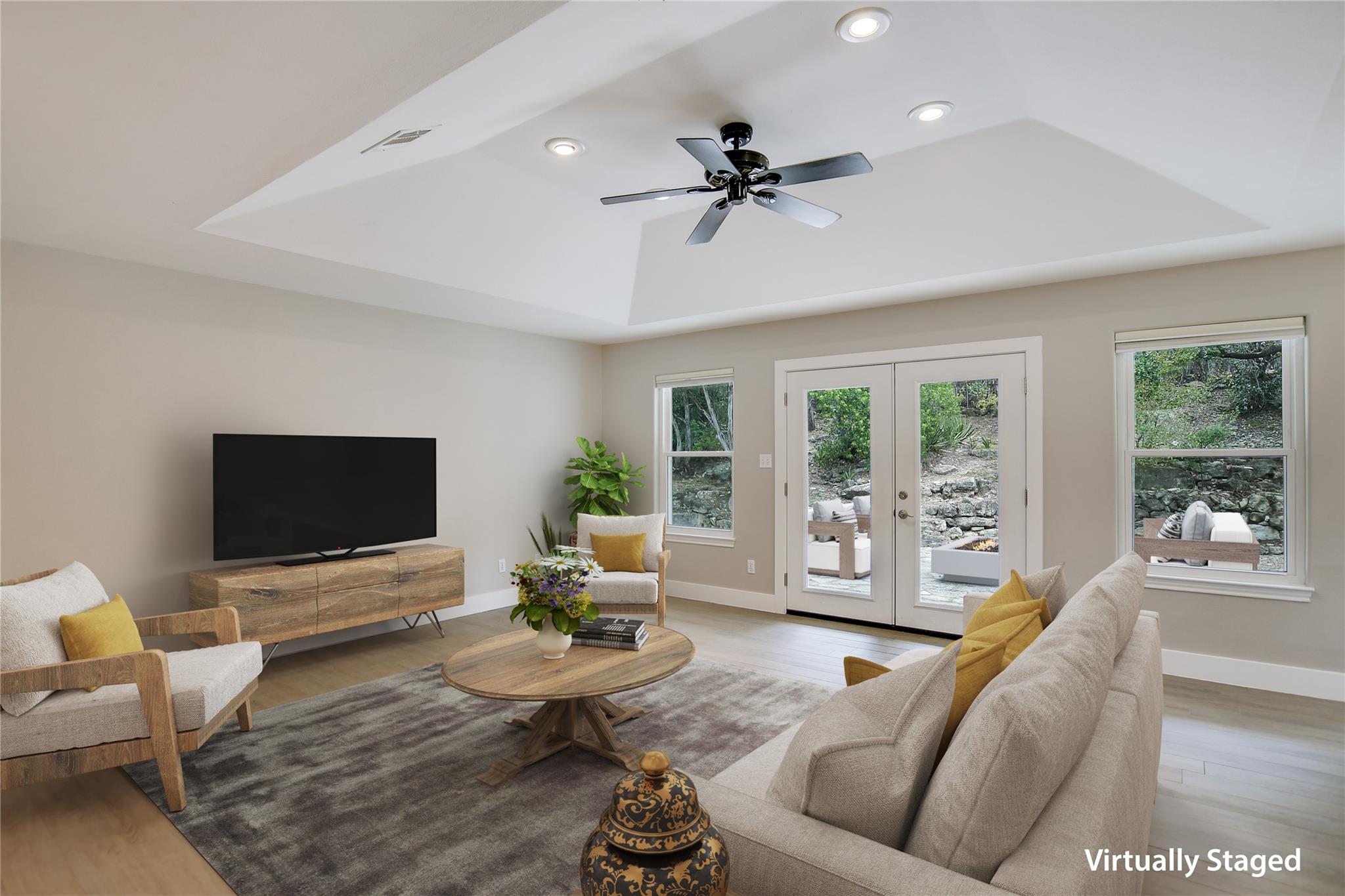 6610 Hill Oaks Dr Property Photo 3