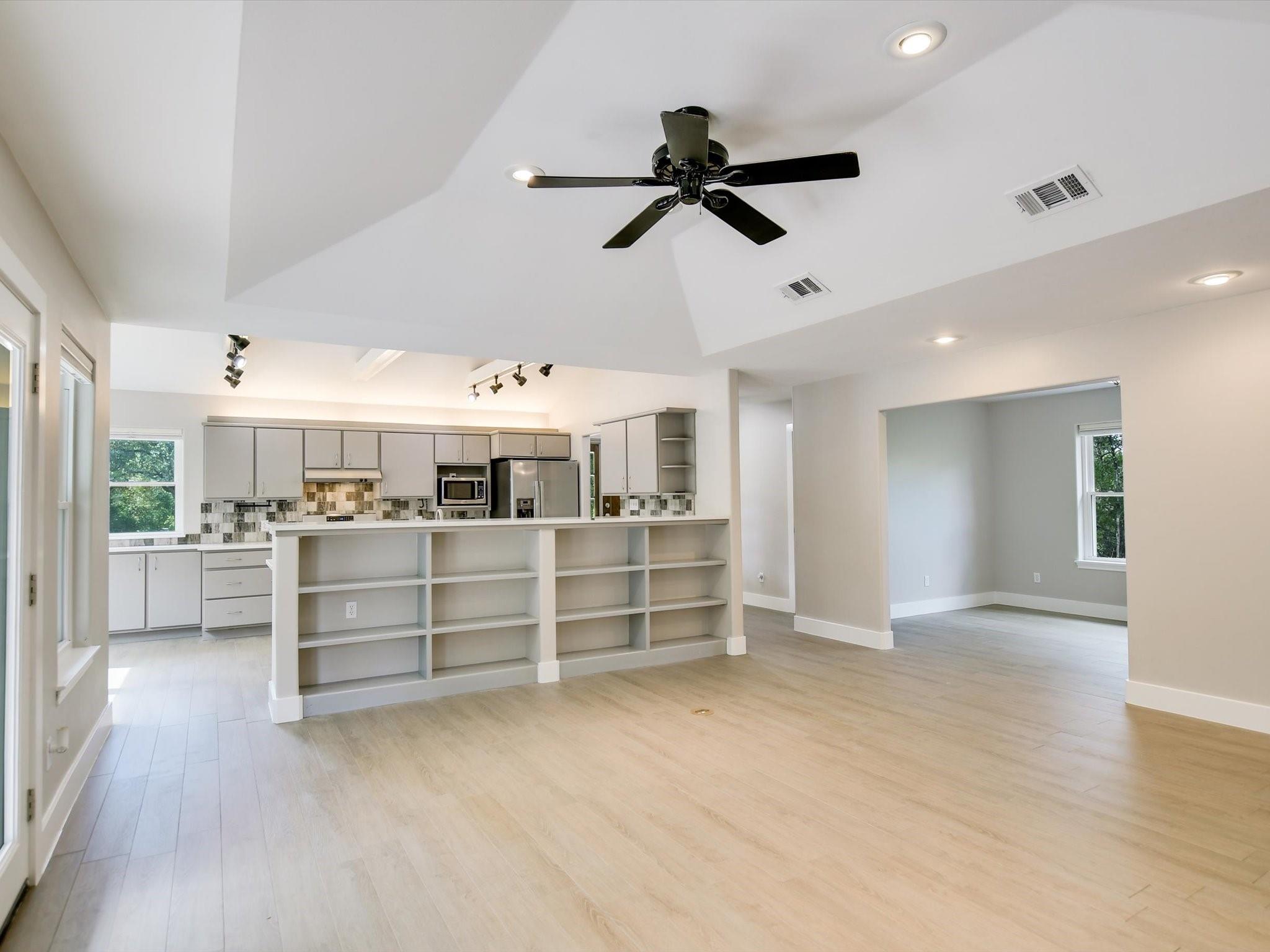 6610 Hill Oaks Dr Property Photo 23