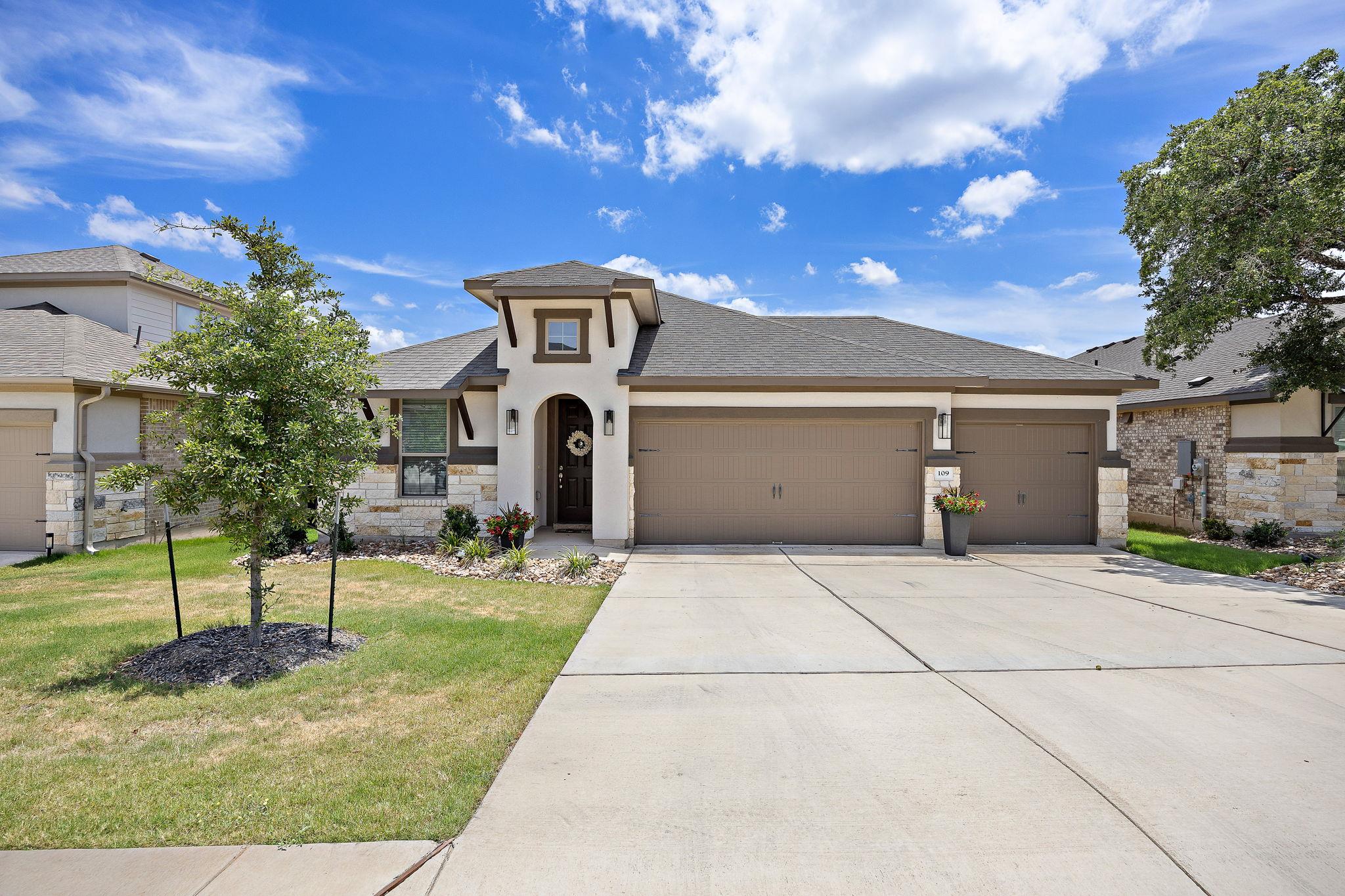 109 Scenic Hills CIR Property Photo 1