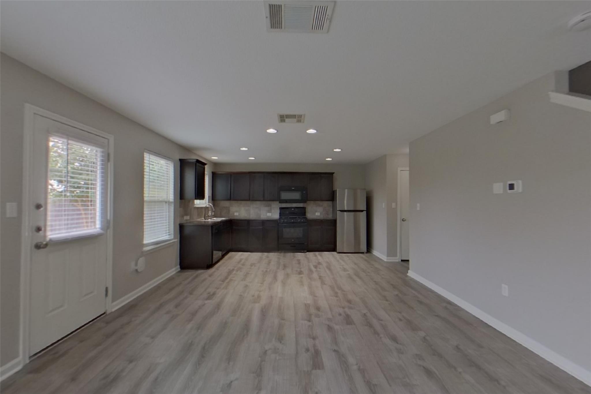 15102 Verela Dr Property Photo 3