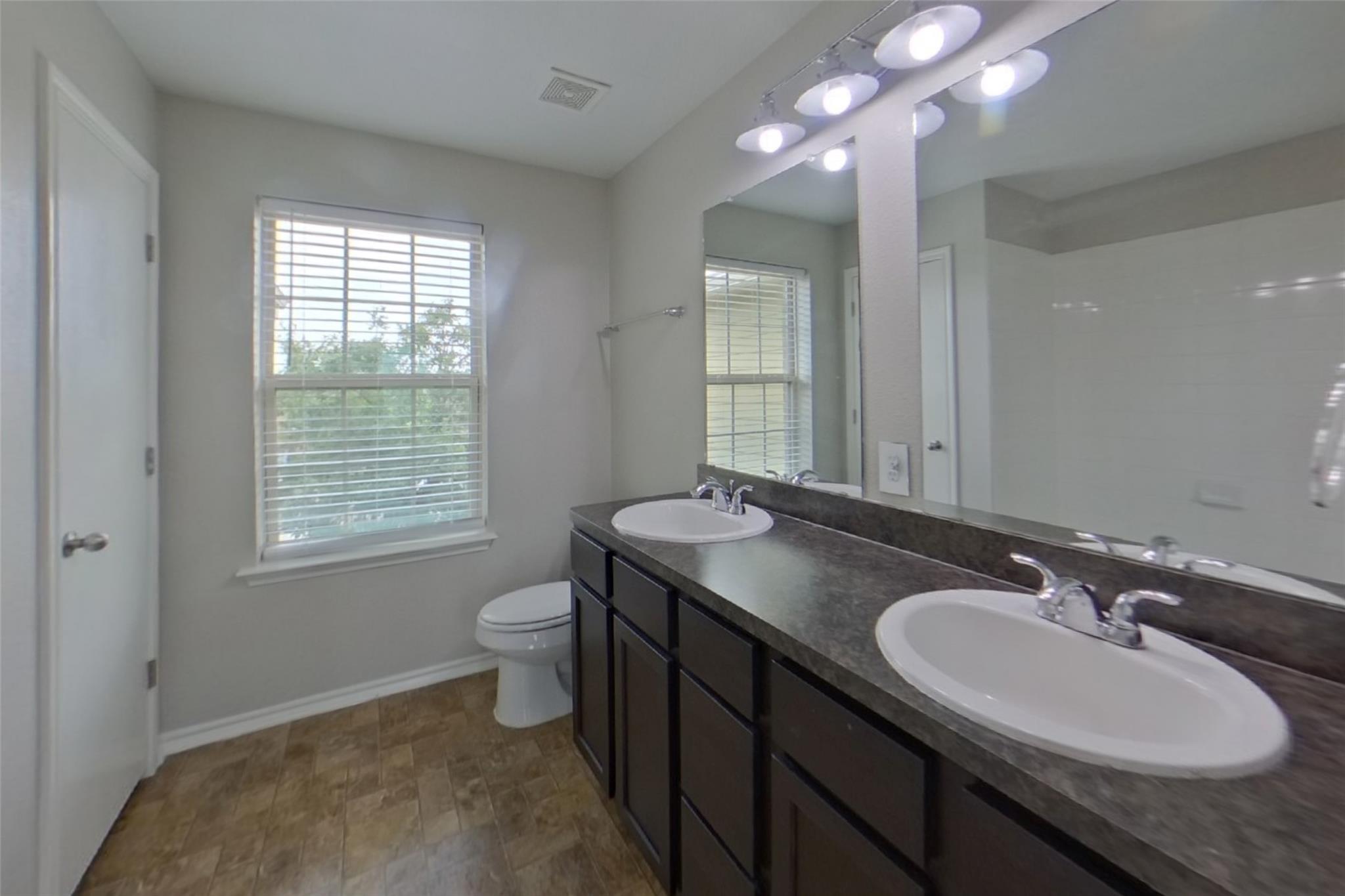 15102 Verela Dr Property Photo 7