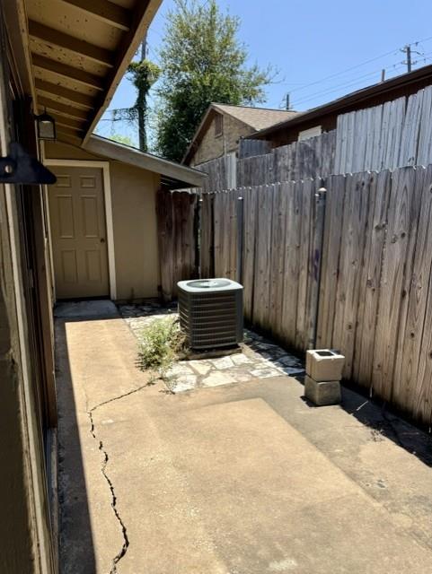 3005-b Parker Ln #b Property Photo 2
