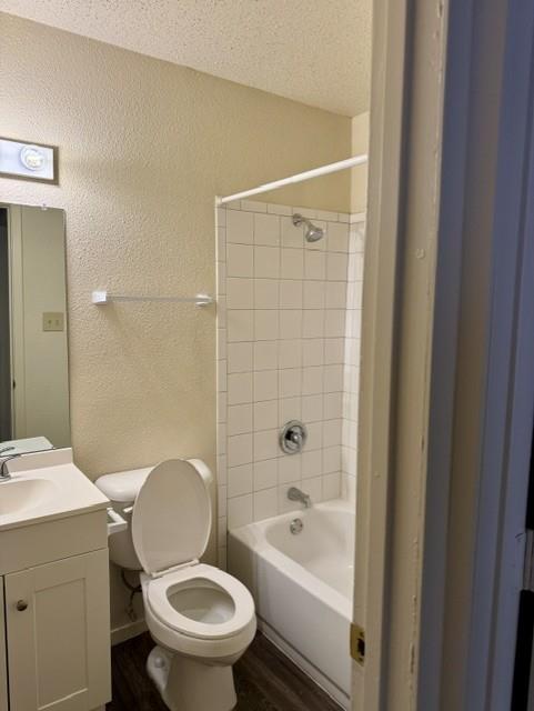 3005-b Parker Ln #b Property Photo 8