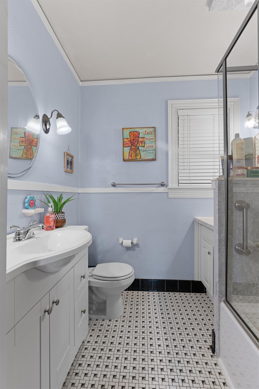 1543 W Clark St Property Photo 27