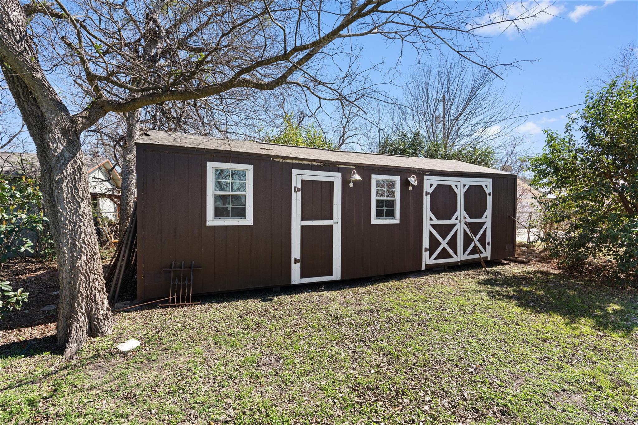 1543 W Clark St Property Photo 35