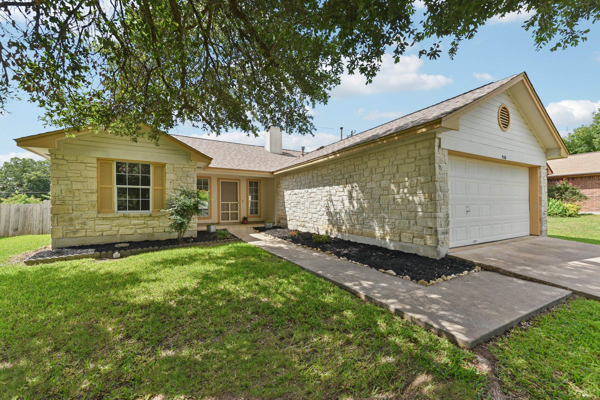 906 Jasmine Trl Property Photo 1