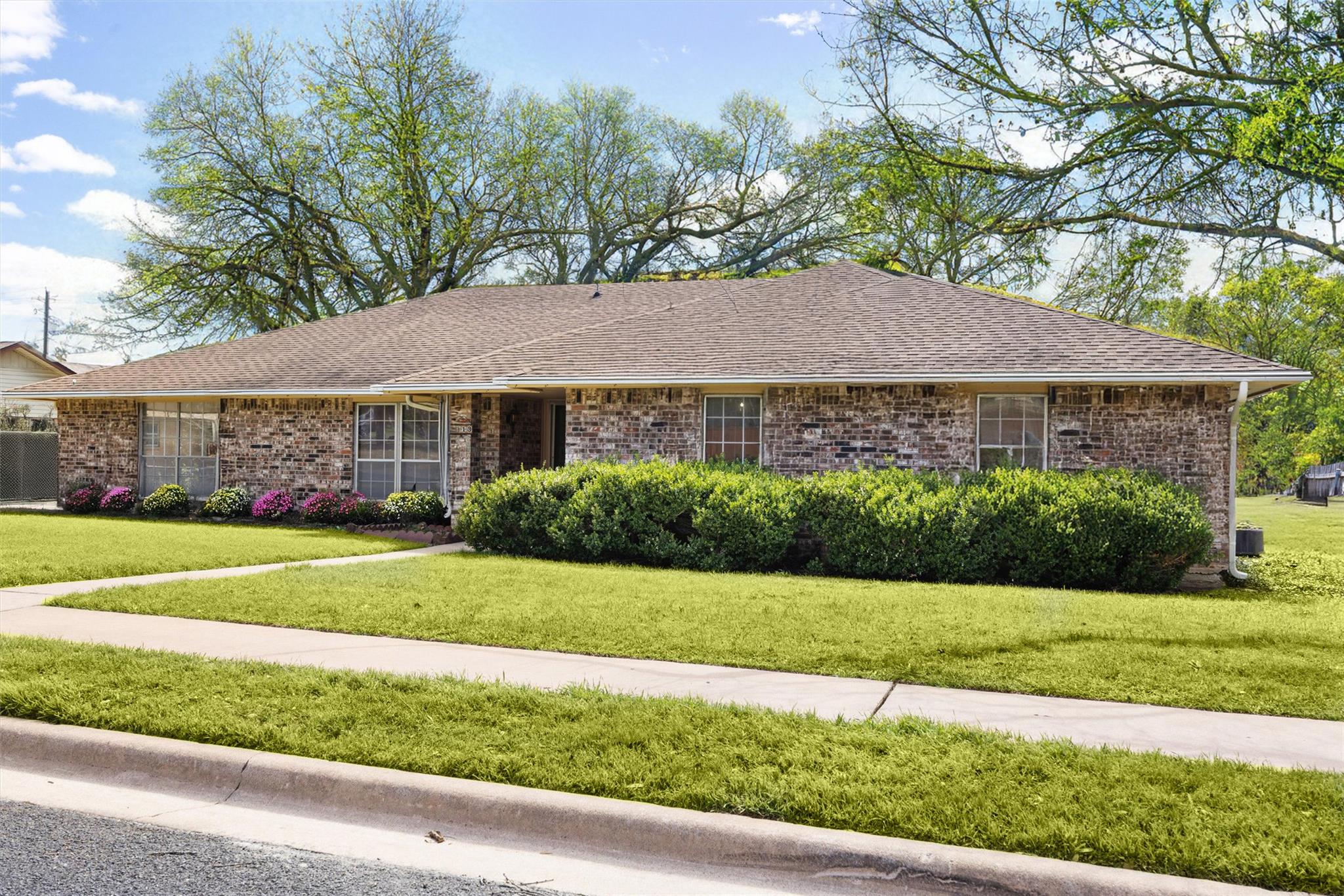 2313 Monarch Dr Property Photo