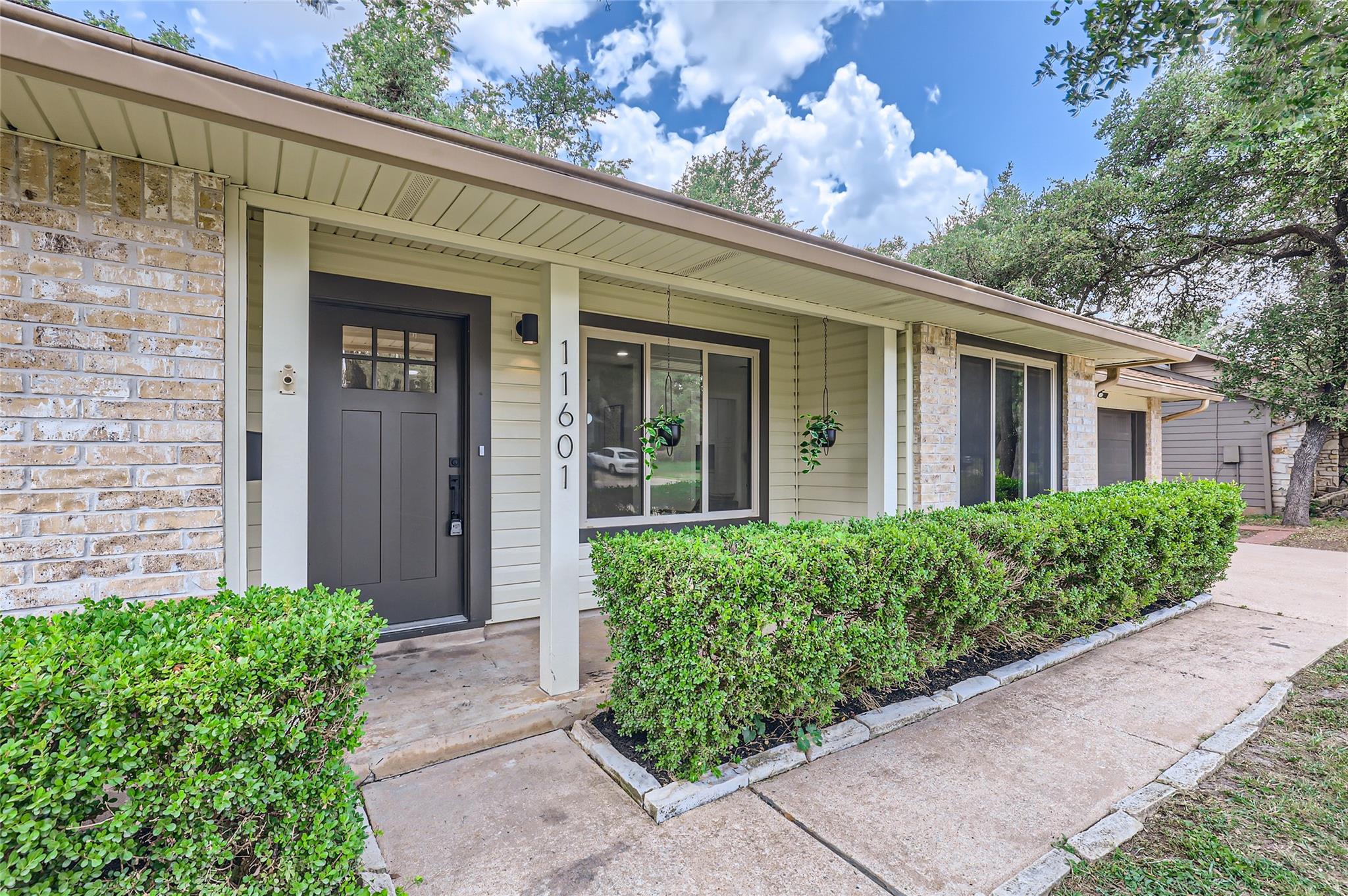 11601 Quarter Horse Trl Property Photo 1