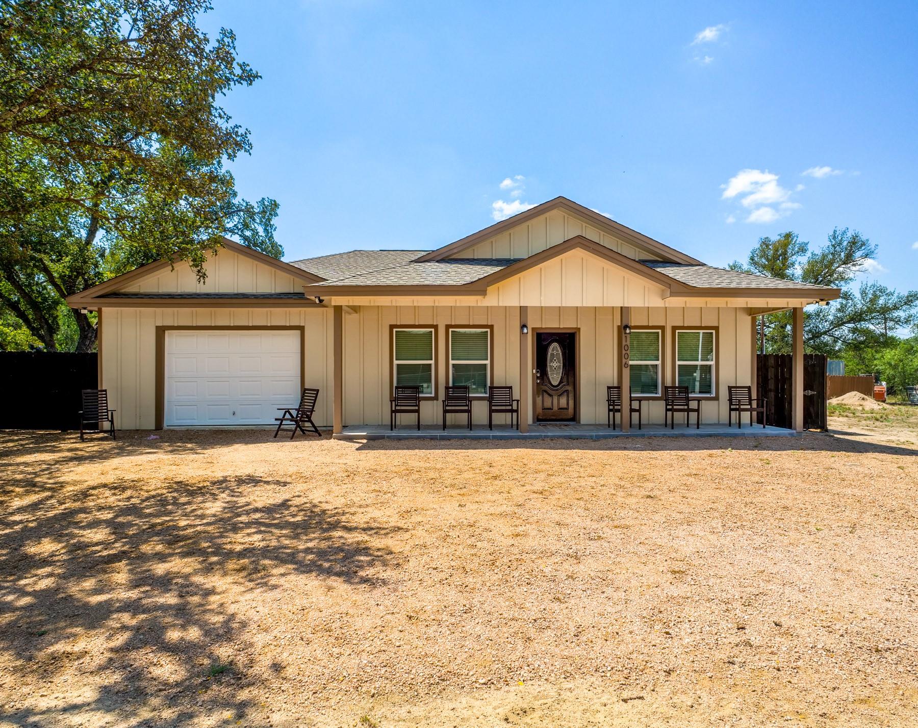 1006 Garfield Dr Property Photo 1