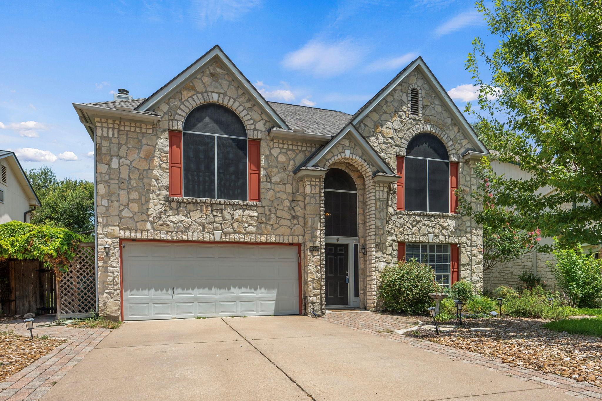 1901 Lobelia Dr Property Photo 1