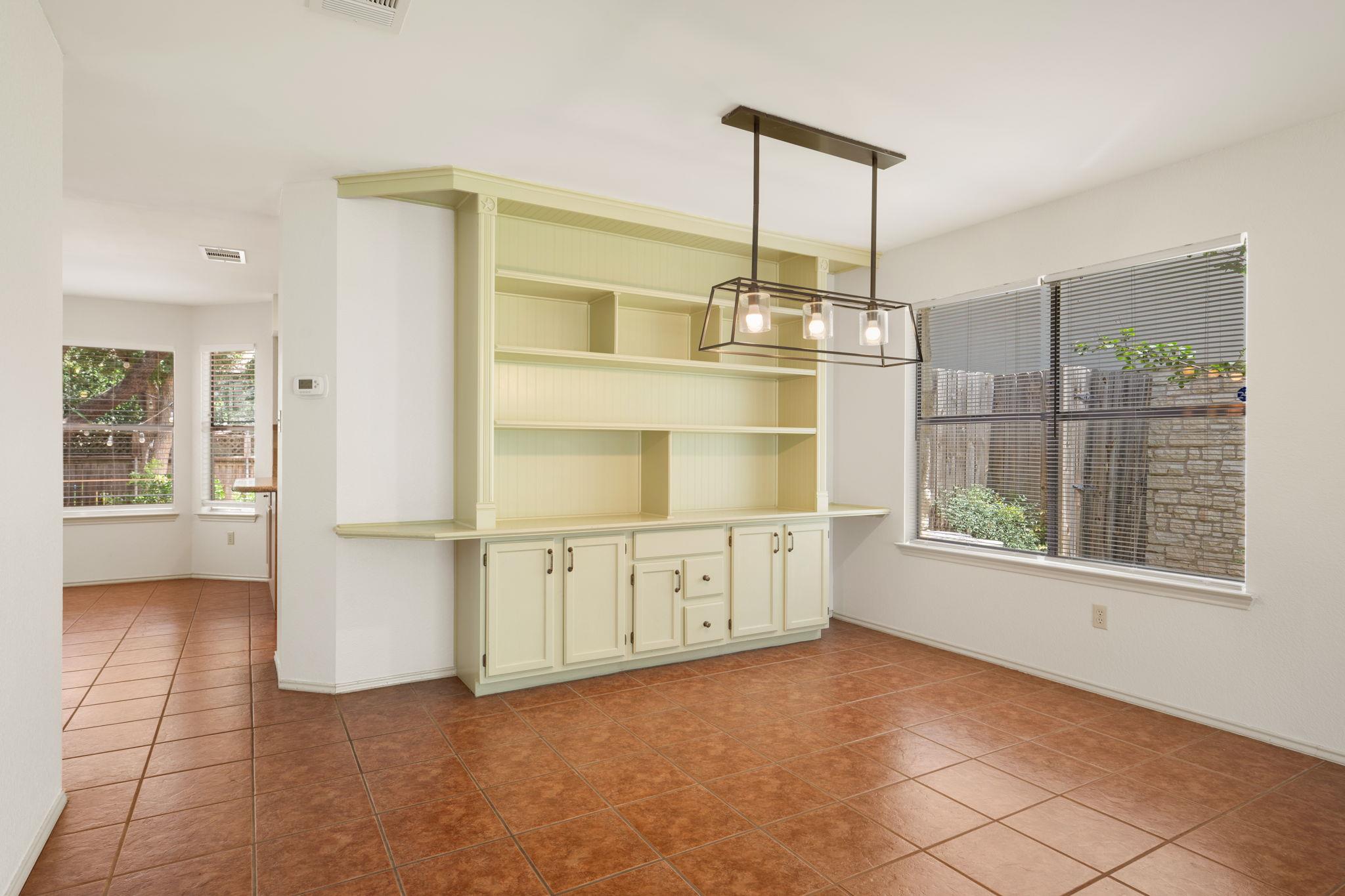 1901 Lobelia Dr Property Photo 6