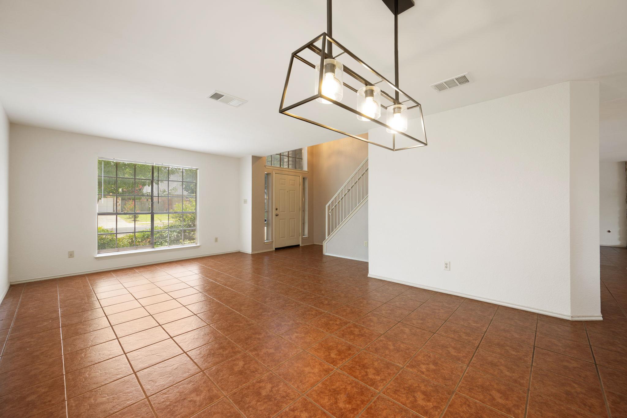 1901 Lobelia Dr Property Photo 7