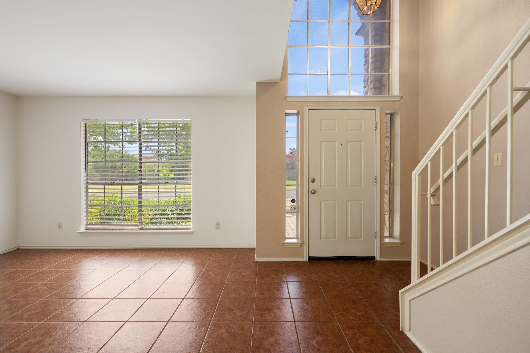1901 Lobelia Dr Property Photo 8