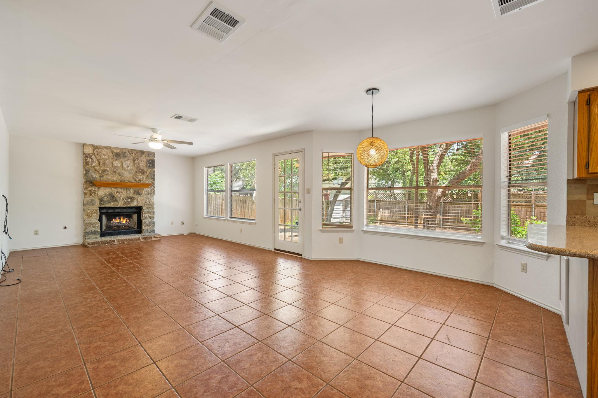 1901 Lobelia Dr Property Photo 11