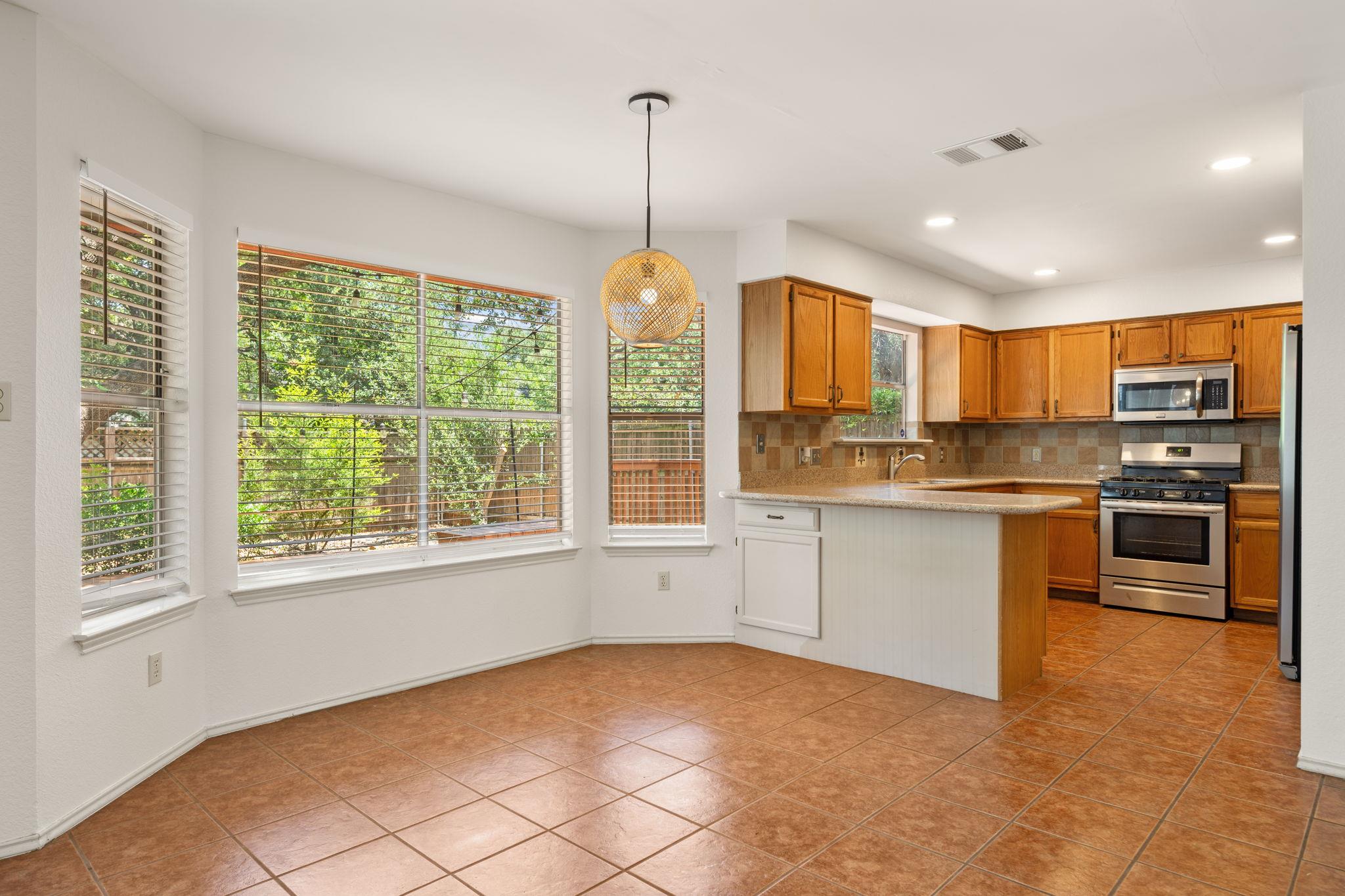 1901 Lobelia Dr Property Photo 12