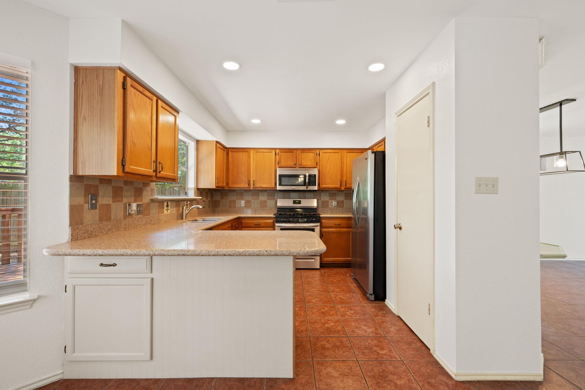 1901 Lobelia Dr Property Photo 13
