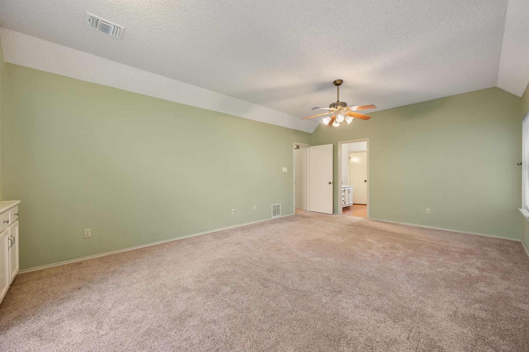 1901 Lobelia Dr Property Photo 19