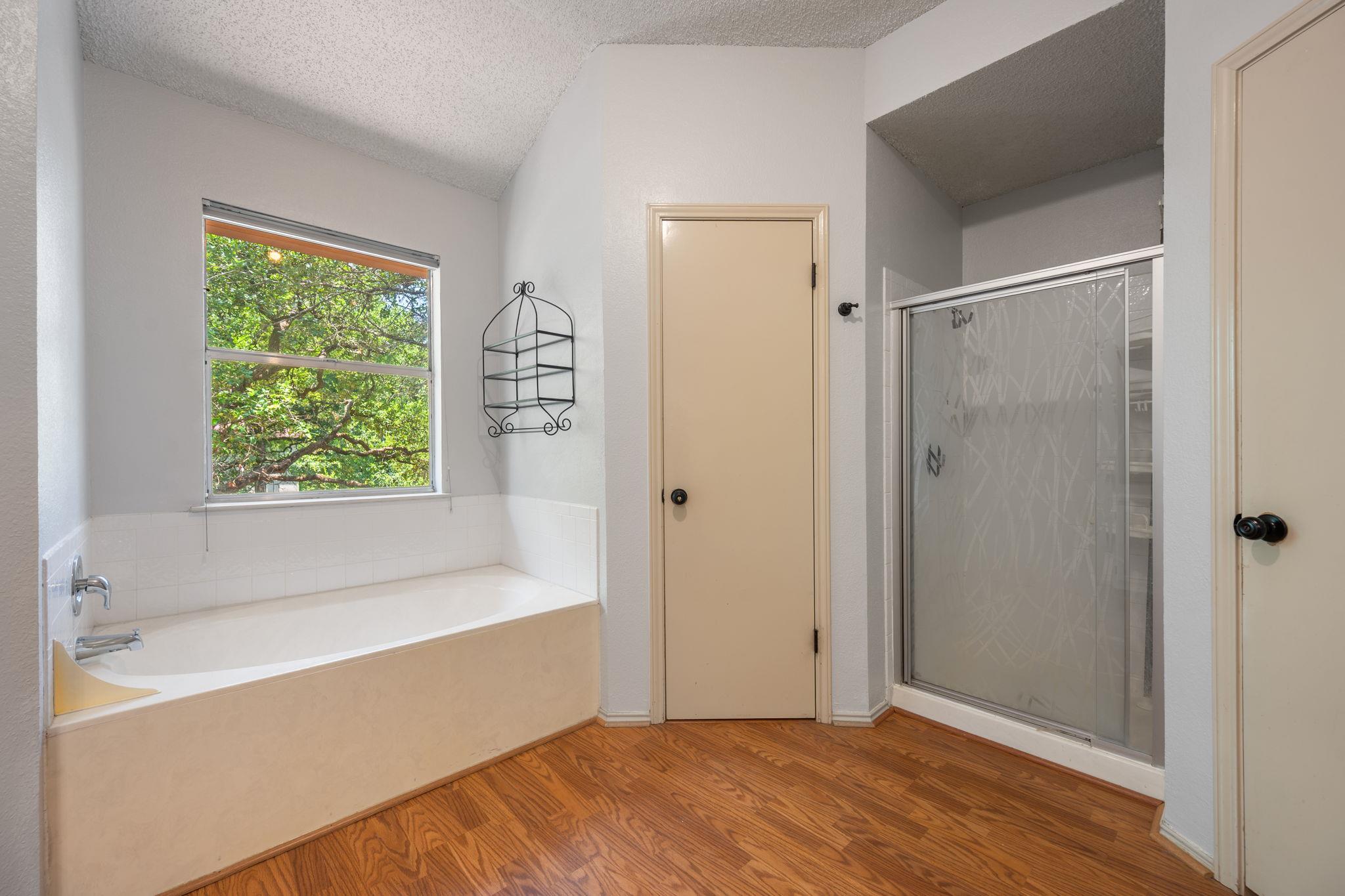 1901 Lobelia Dr Property Photo 21