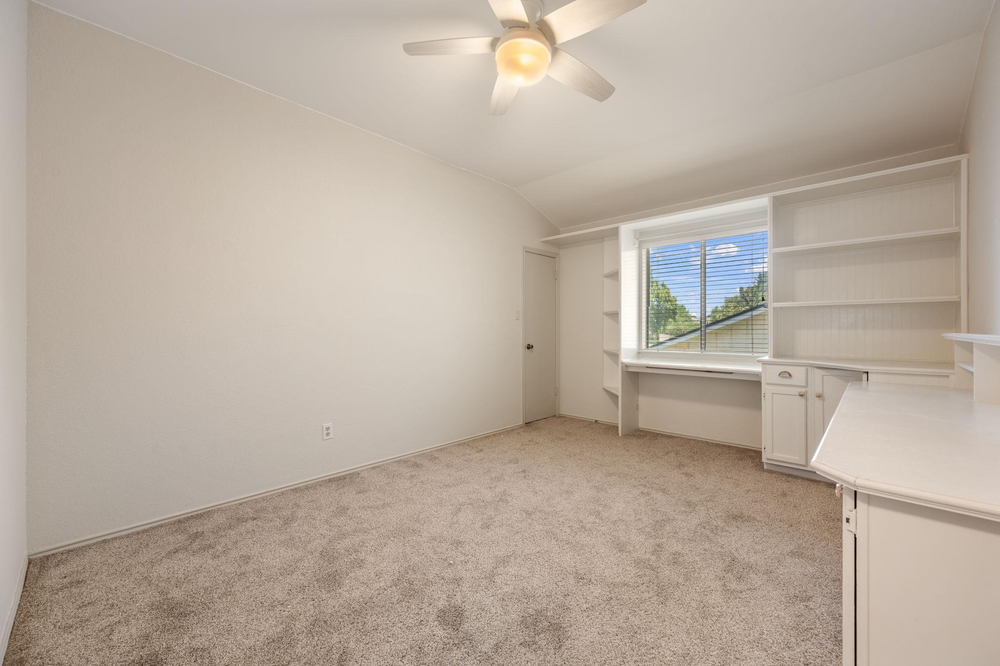 1901 Lobelia Dr Property Photo 22