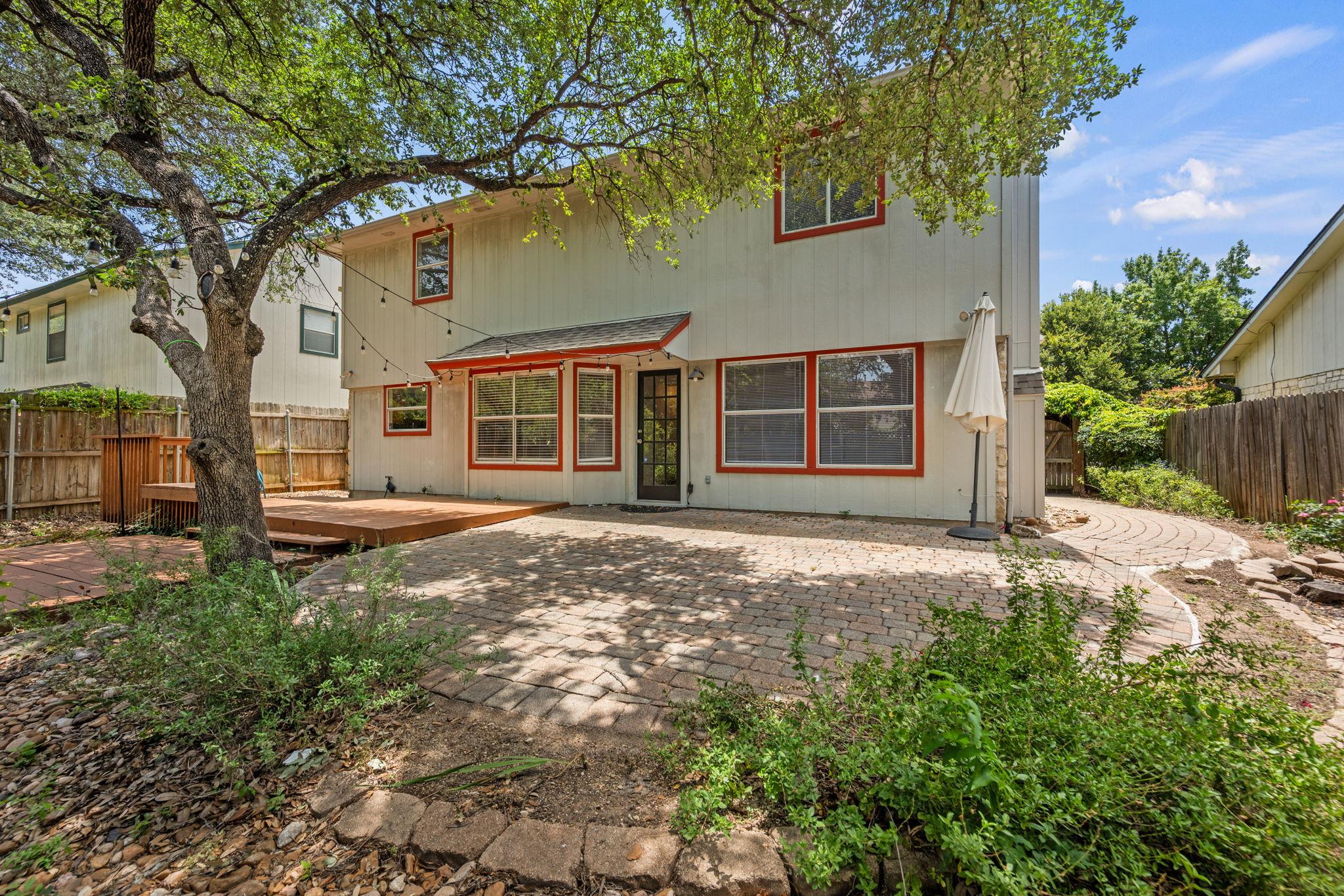 1901 Lobelia Dr Property Photo 31