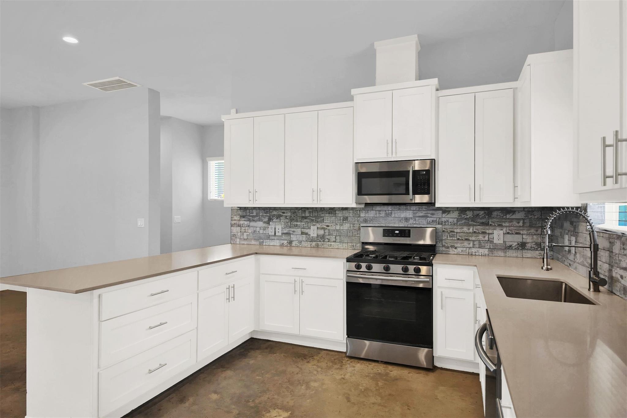 6902 Carver Ave #a Property Photo 6