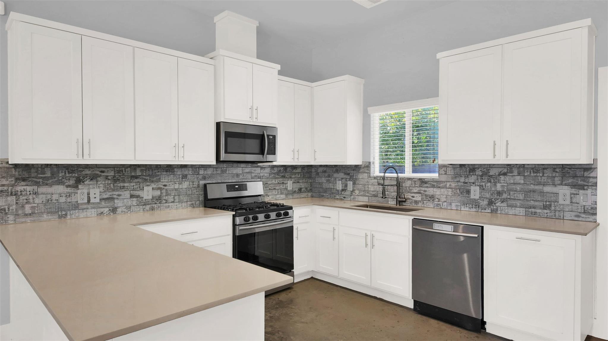 6902 Carver Ave #a Property Photo 7