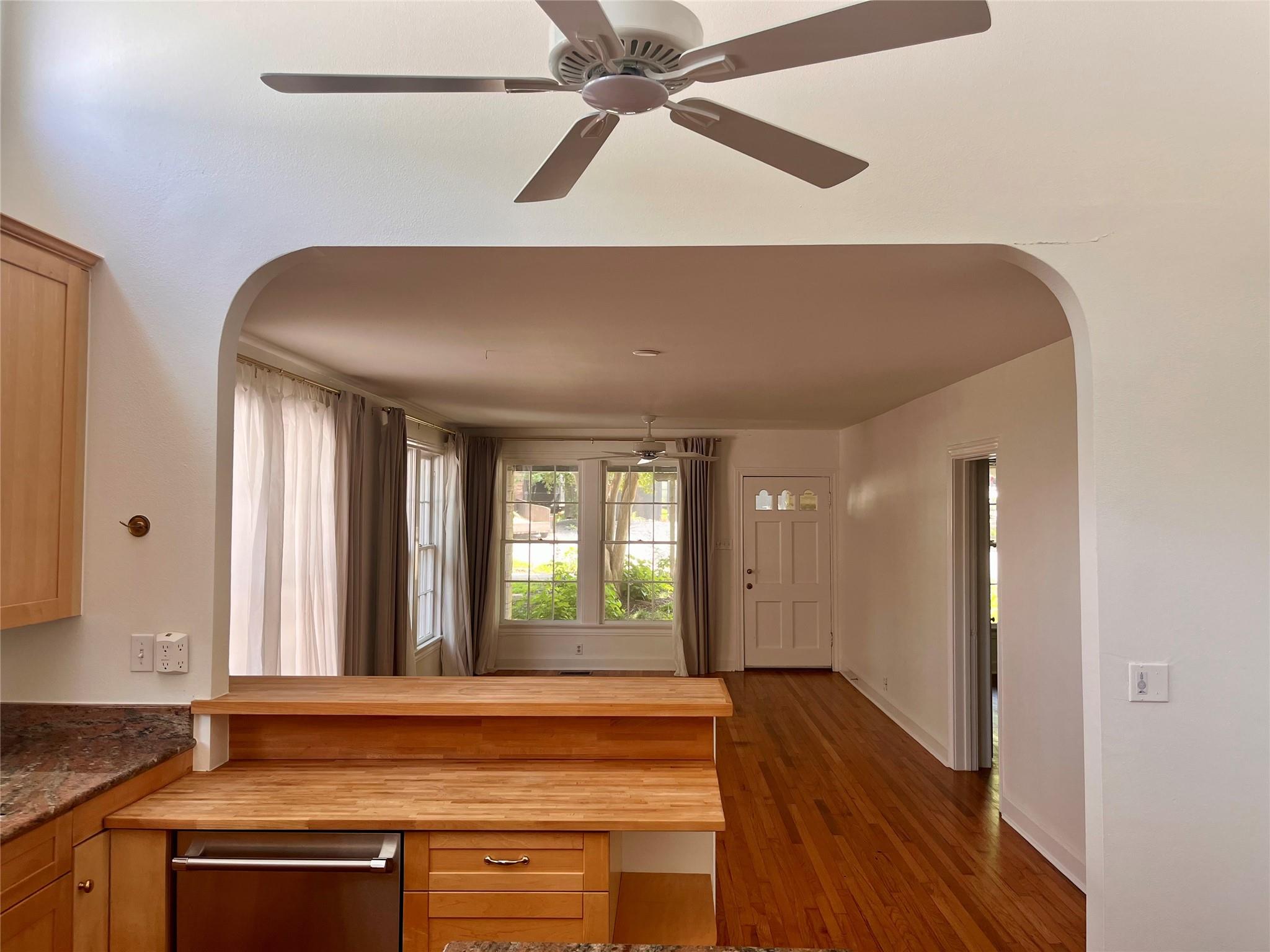 1610 Eva St Property Photo 8