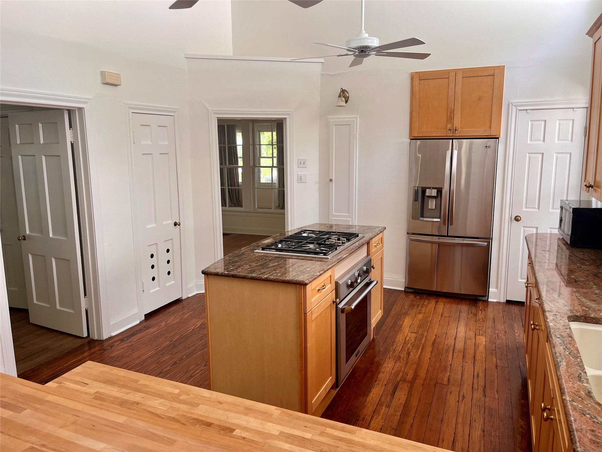 1610 Eva St Property Photo 11