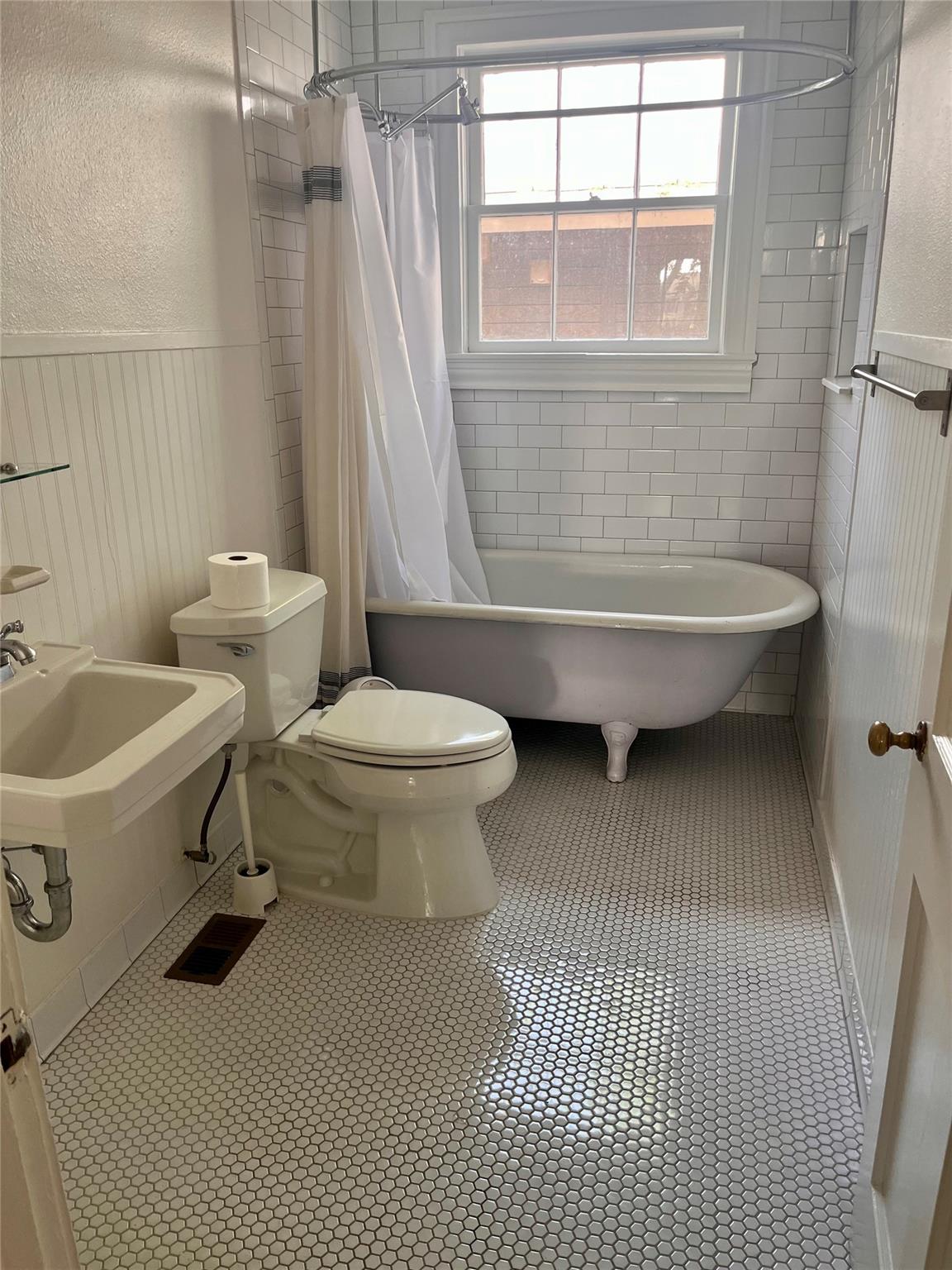 1610 Eva St Property Photo 14