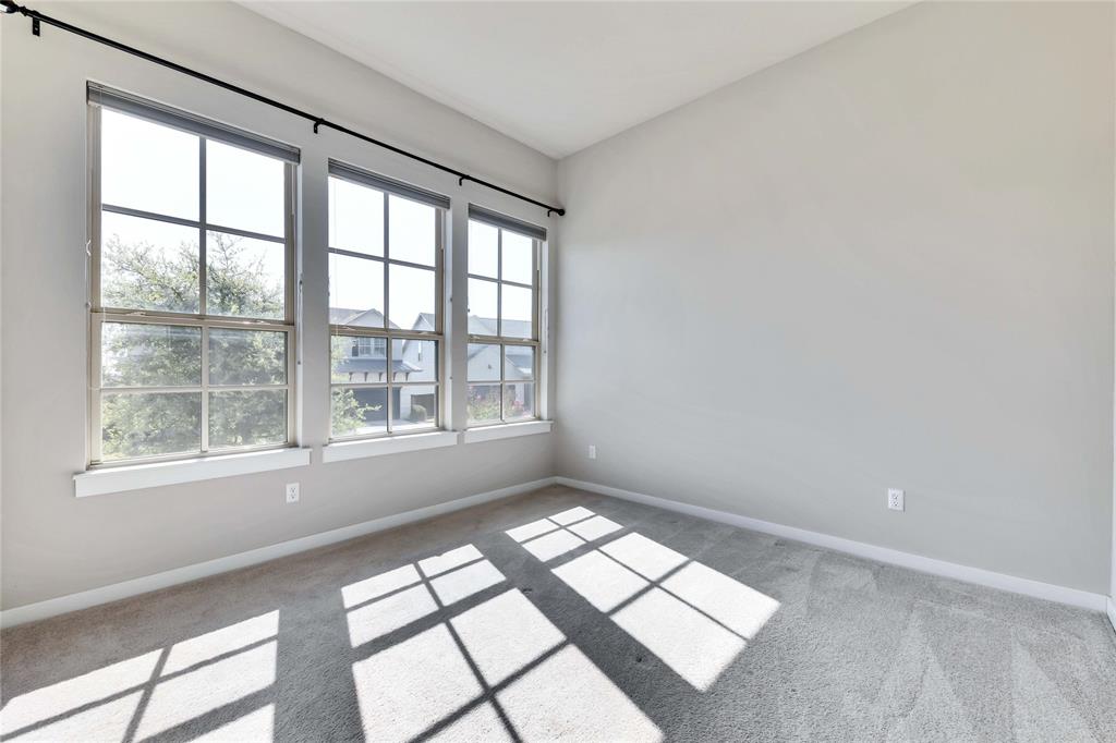 576 Dayridge Dr Property Photo 3
