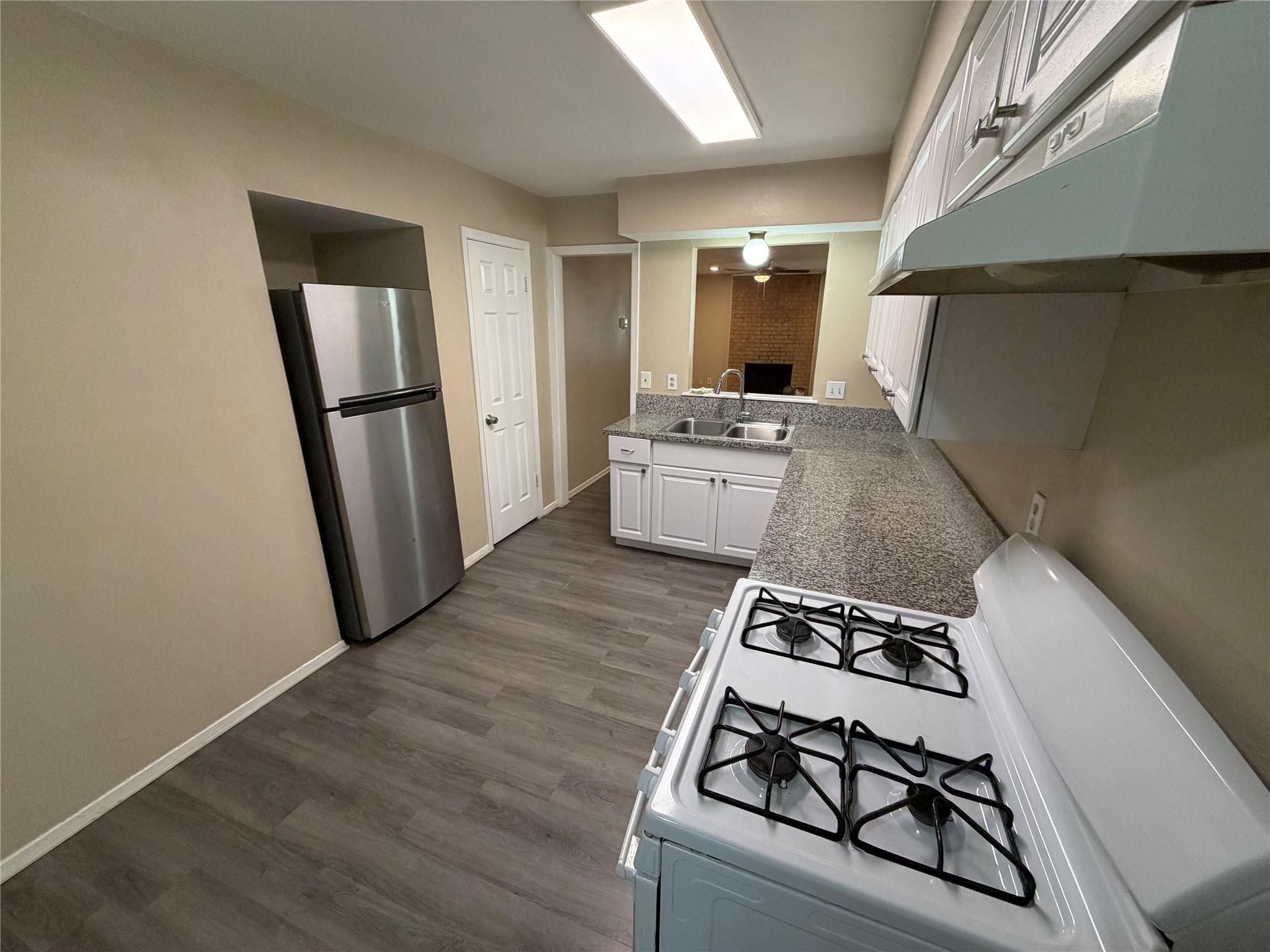 6904 Millrace Dr #b Property Photo 6