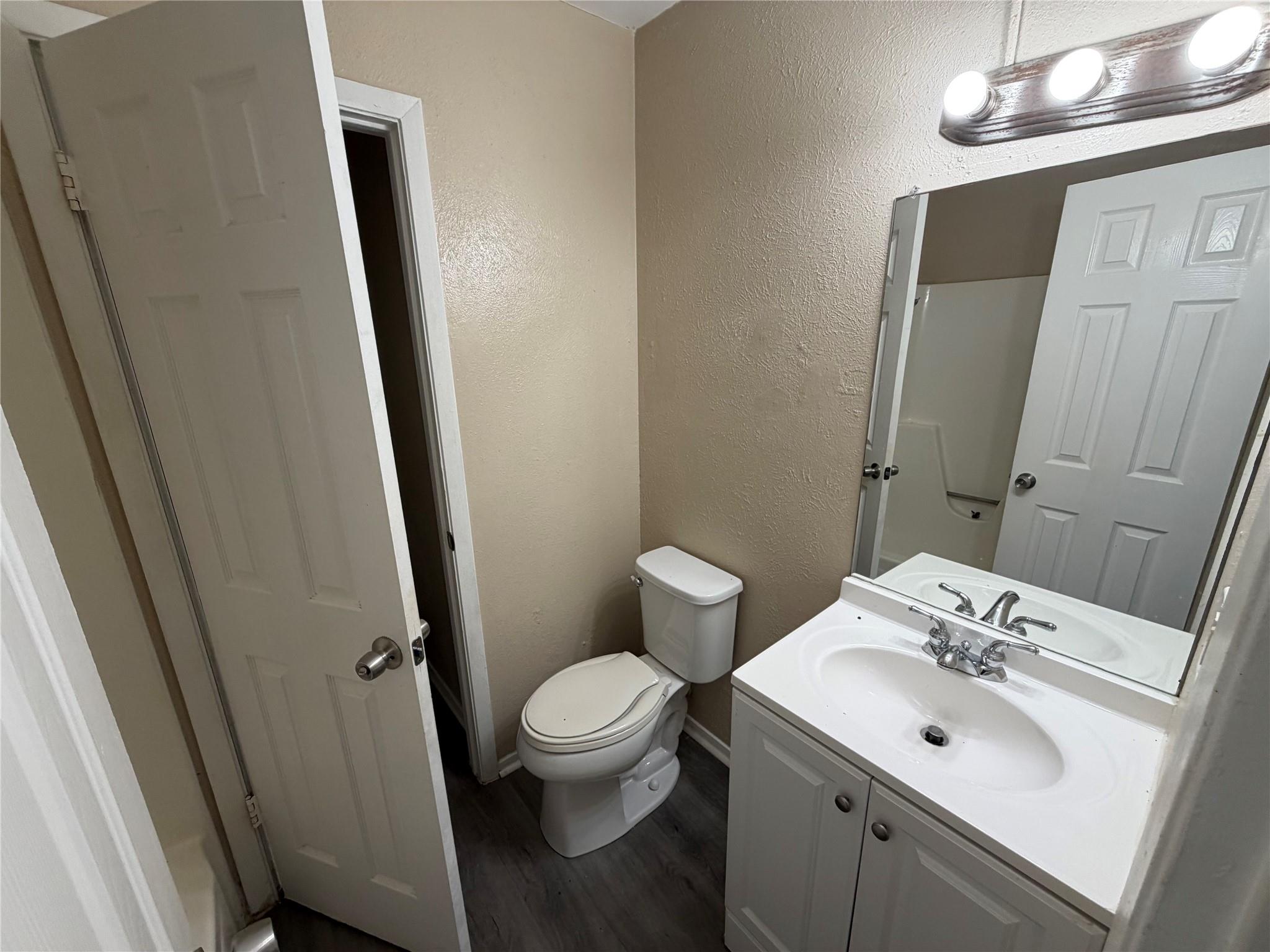 6904 Millrace Dr #b Property Photo 10