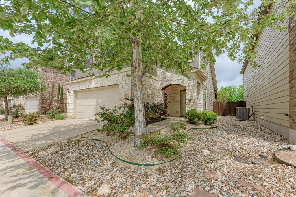 10617 Portico Ln Property Photo 3