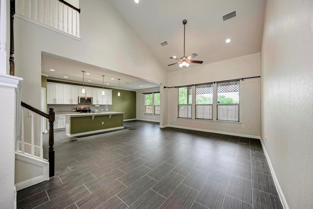10617 Portico Ln Property Photo 5