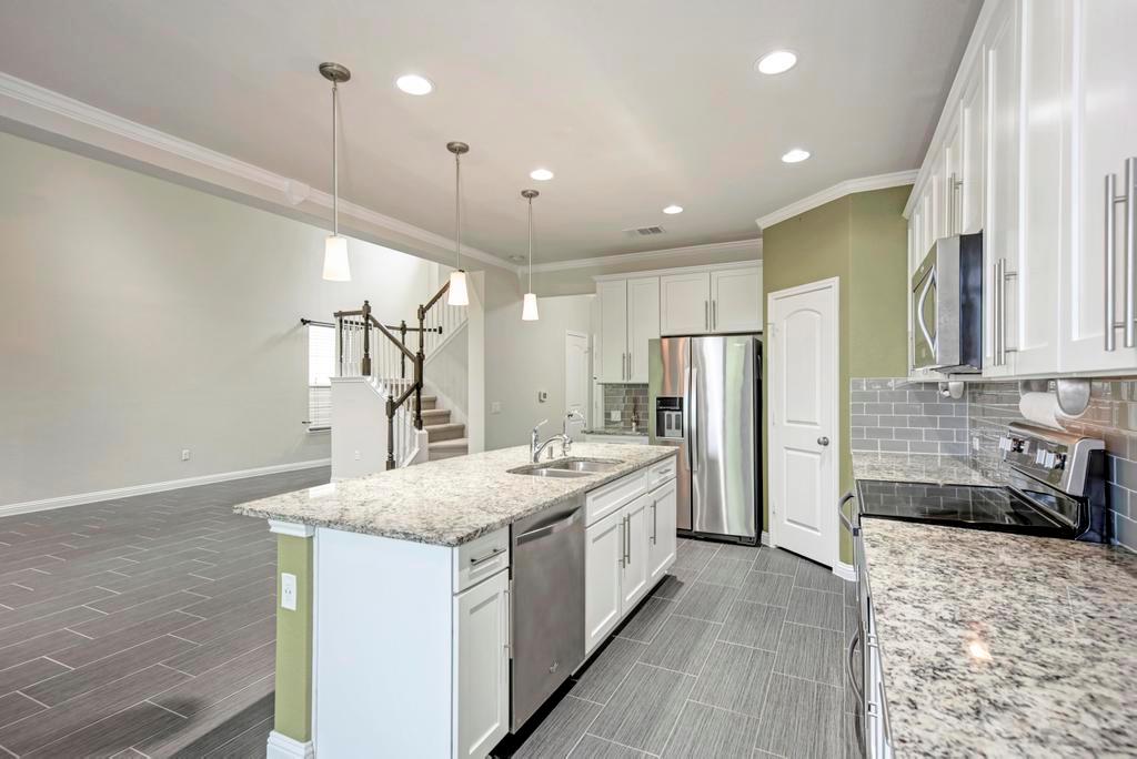 10617 Portico Ln Property Photo 10