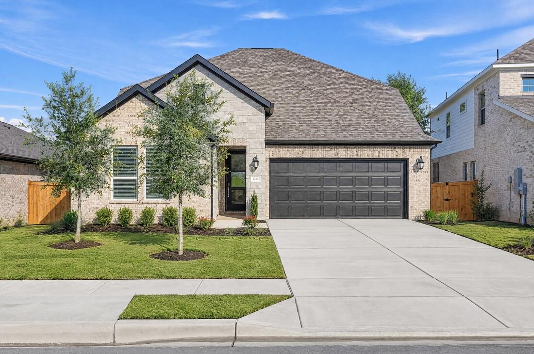 1212 Scenic Green Loop Property Photo 1