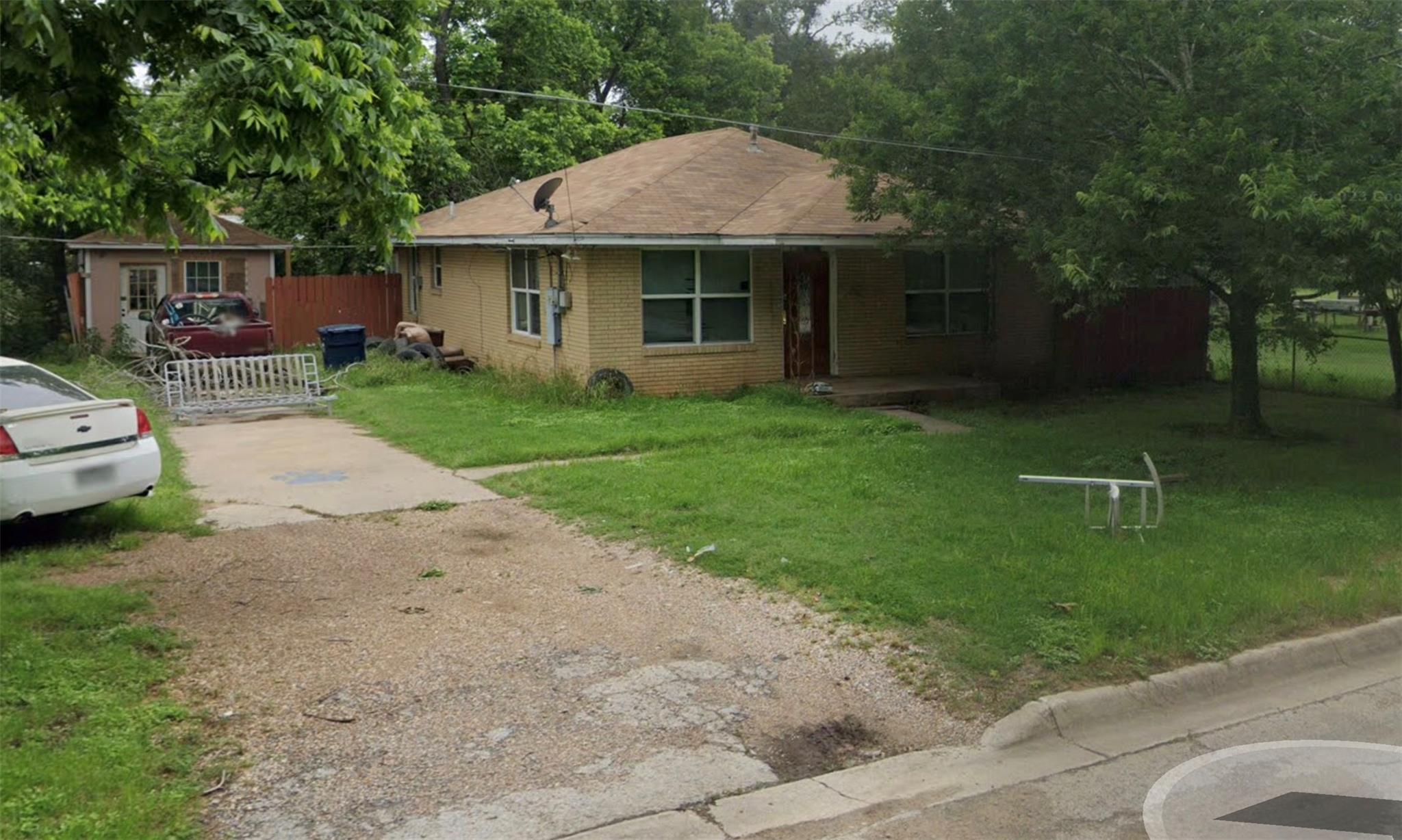 617 Green St Property Photo 1
