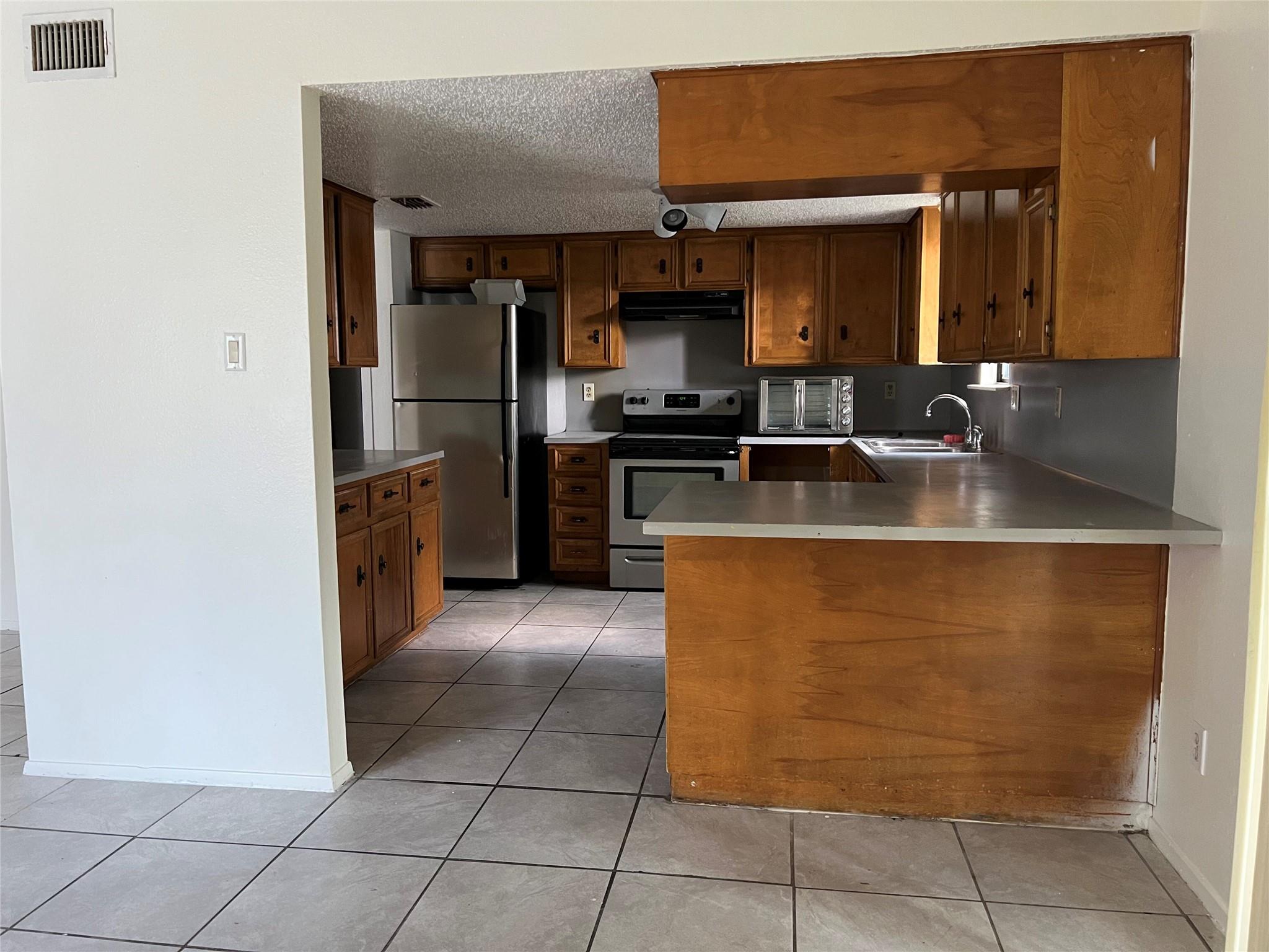 8423 Fathom Cir #b Property Photo 3