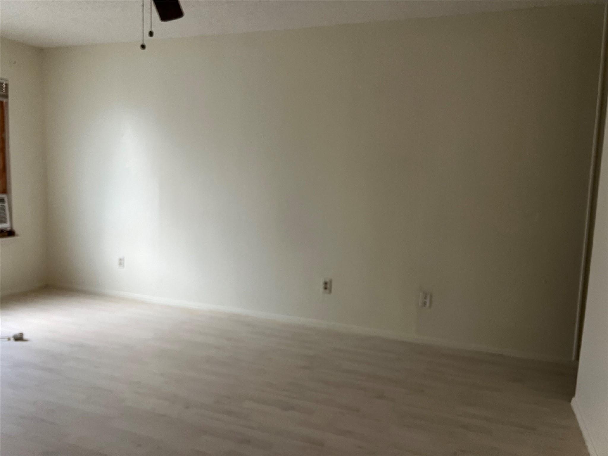 8423 Fathom Cir #b Property Photo 4