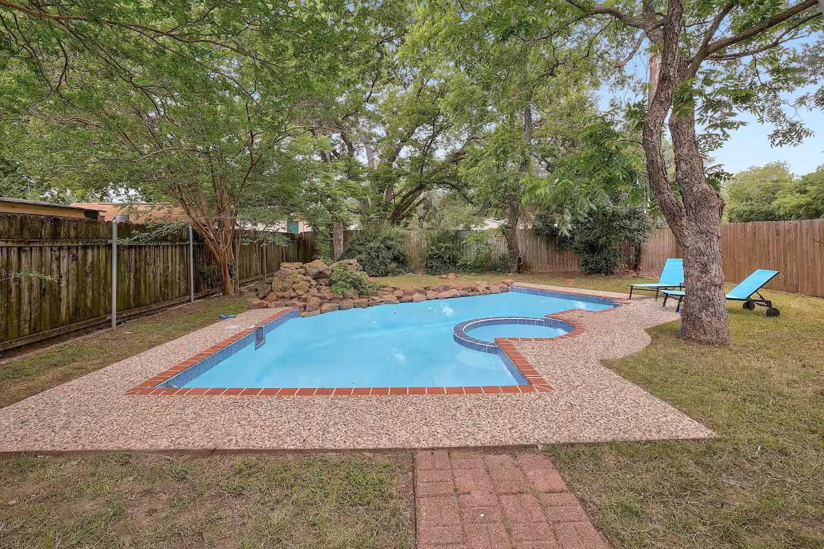 12304 Burrridge Dr Property Photo 1