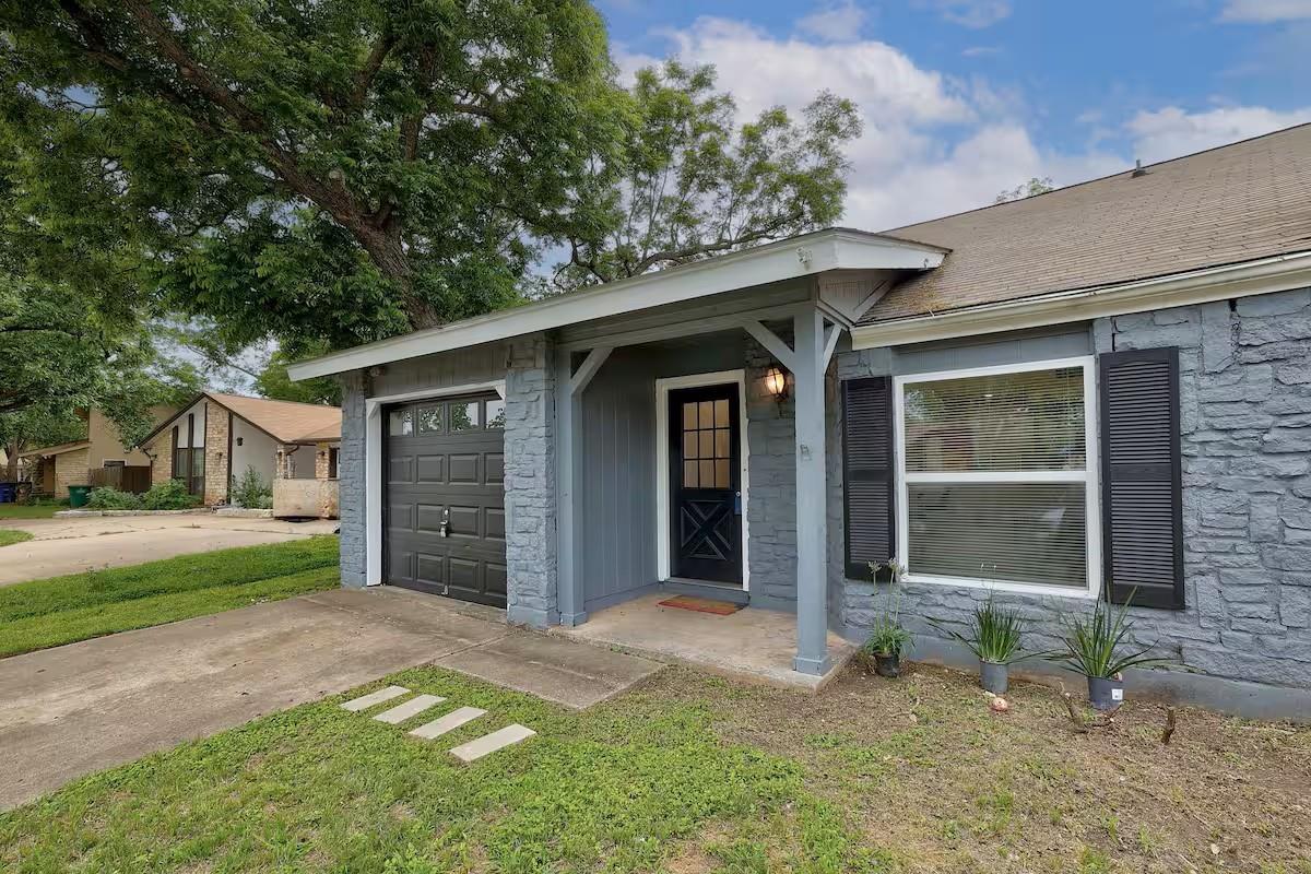 12304 Burrridge Dr Property Photo 2