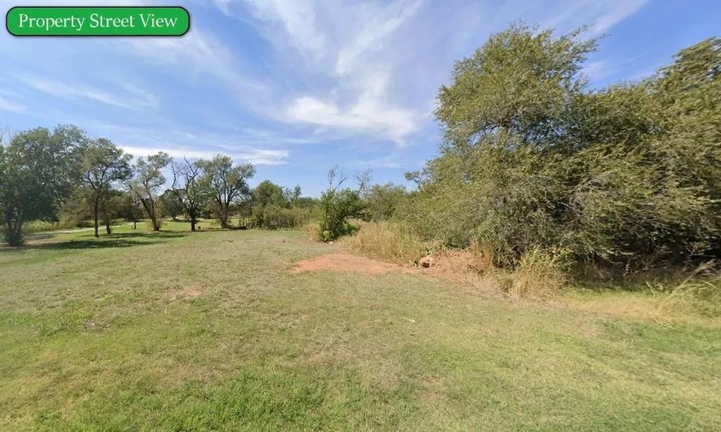 N Choctaw St Property Photo 1