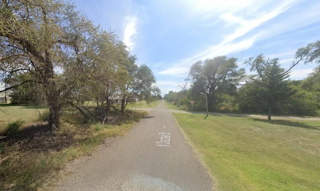 N Choctaw St Property Photo 2