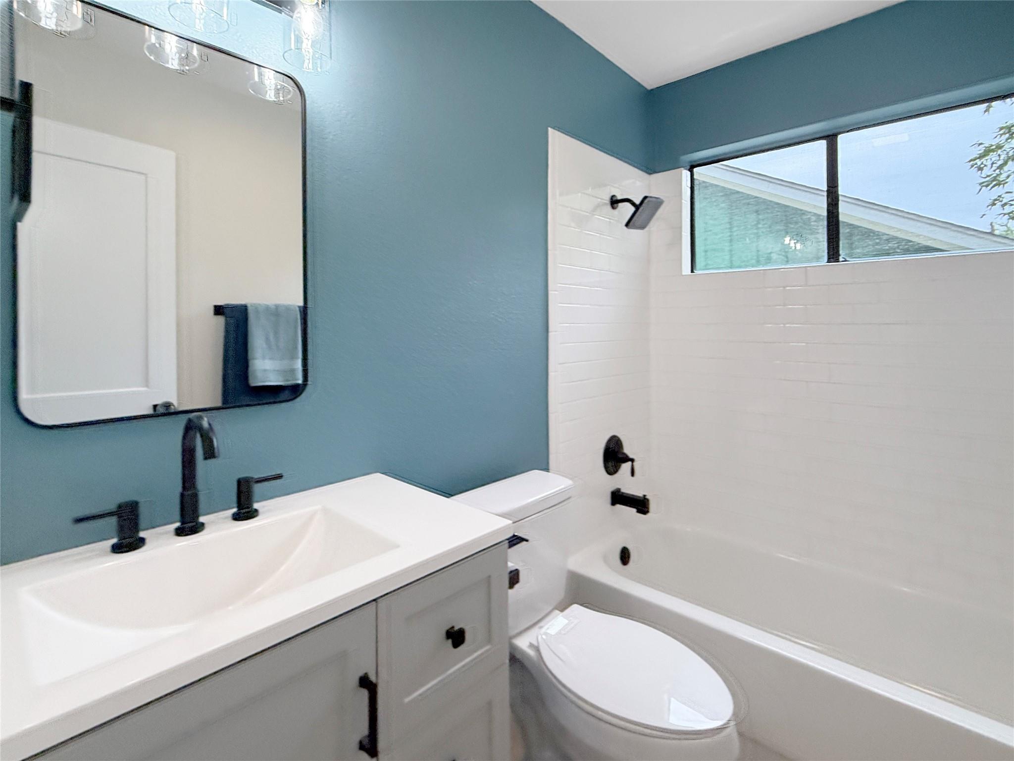 8814 United Kingdom Dr Property Photo 17