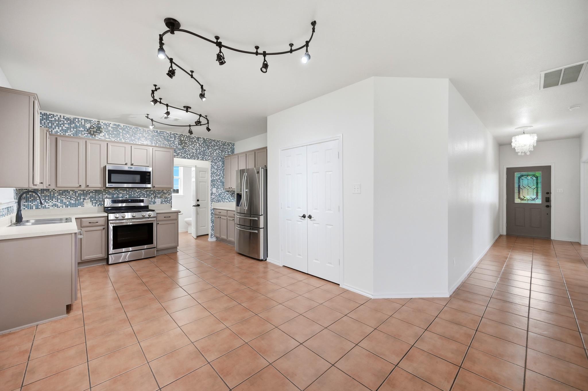 1136 Beechwood Dr Property Photo 12