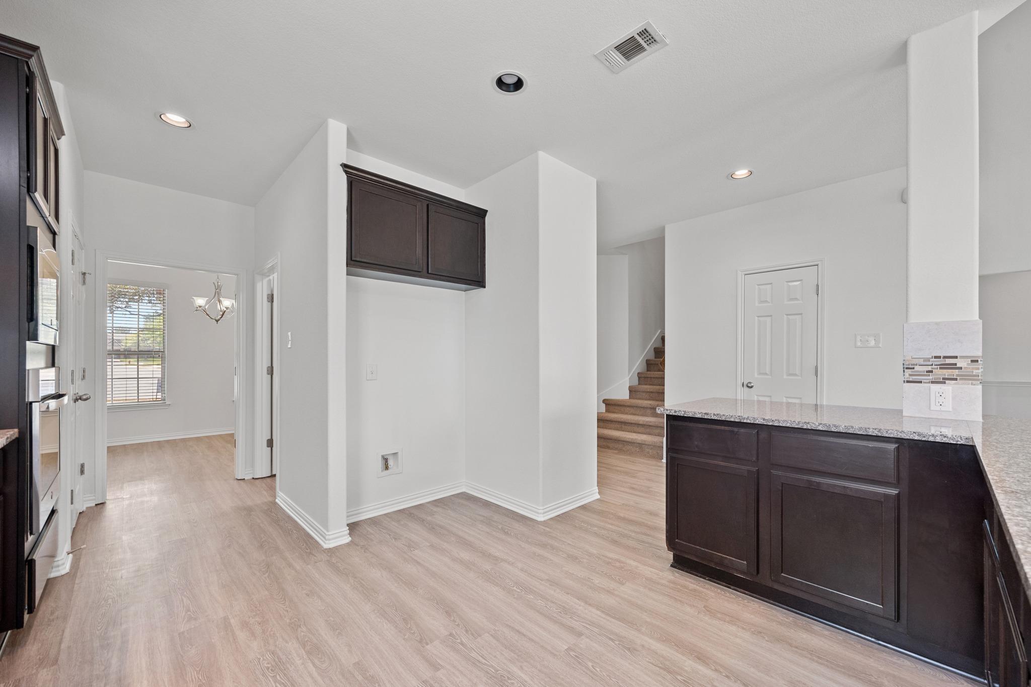 2572 Santa Barbara Loop Property Photo 7