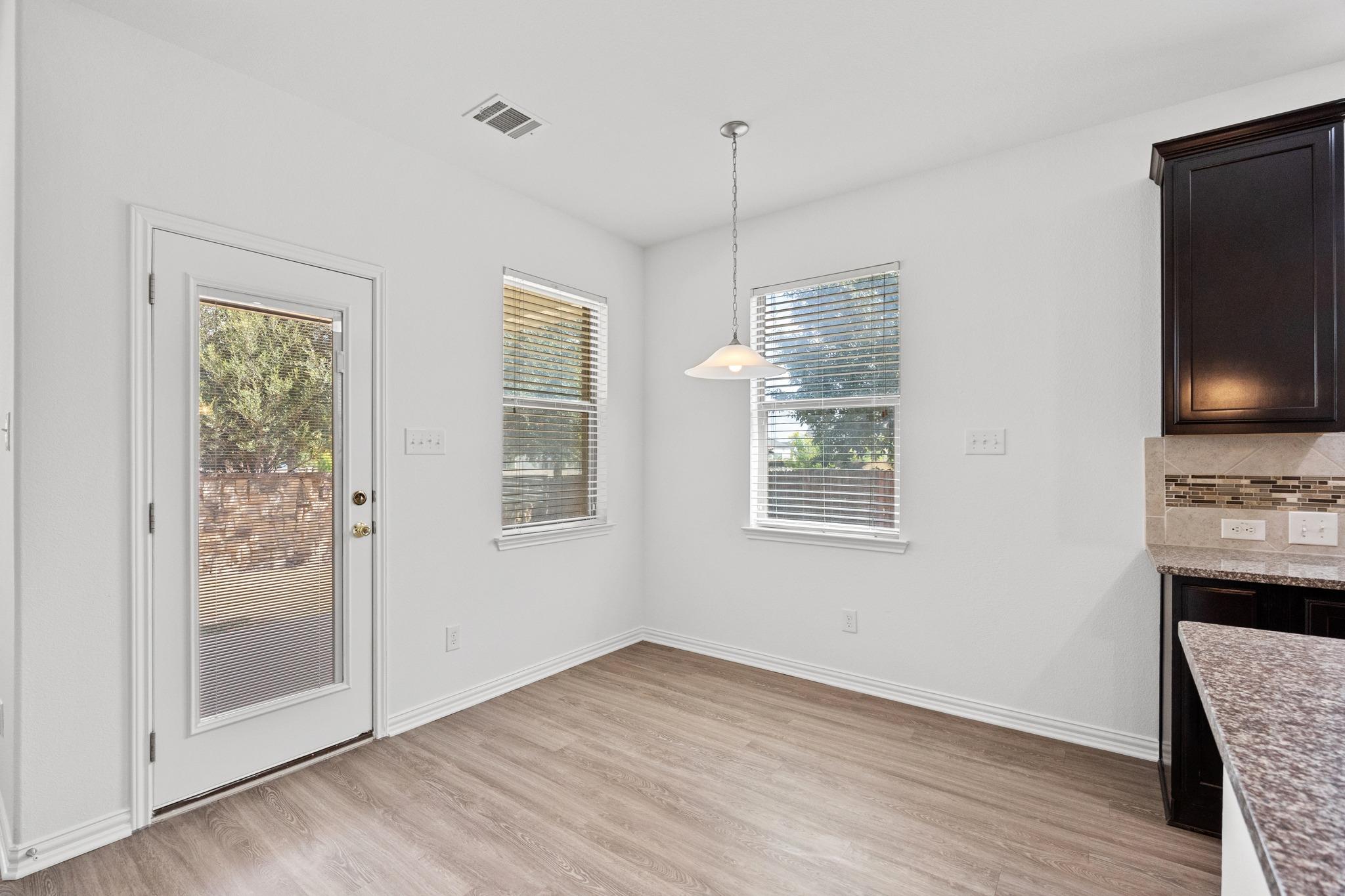 2572 Santa Barbara Loop Property Photo 10